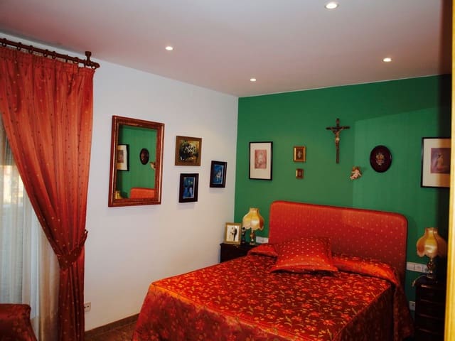 6 soveværelse Villa til salg i Sitges med swimmingpool garage - € 750.000 (Ref: 4839822)