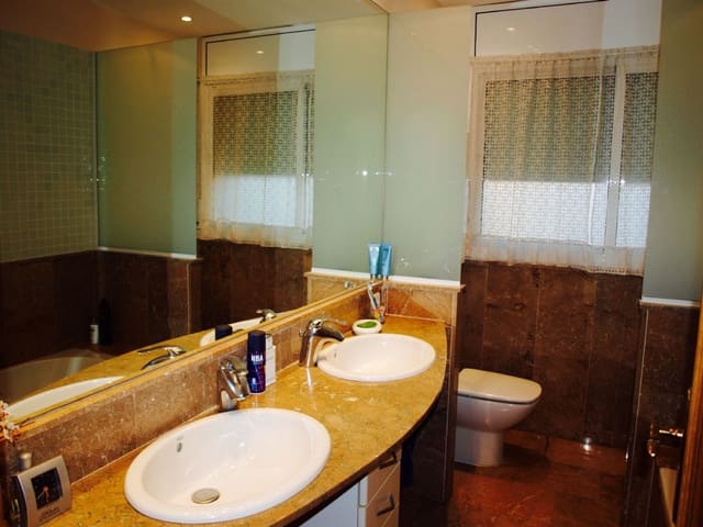 6 soveværelse Villa til salg i Sitges med swimmingpool garage - € 750.000 (Ref: 4839822)