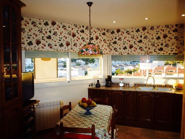 6 soveværelse Villa til salg i Sitges med swimmingpool garage - € 750.000 (Ref: 4839822)