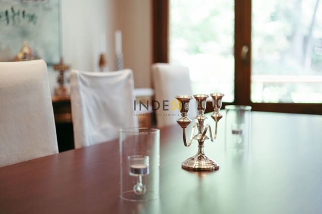 11 soverom Villa til salgs i Begues med svømmebasseng garasje - € 1 600 000 (Ref: 4839912)