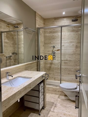 4 sovrum Lägenhet att hyra i Gràcia, Barcelona stad - 8 000 € (Ref: 5699876)