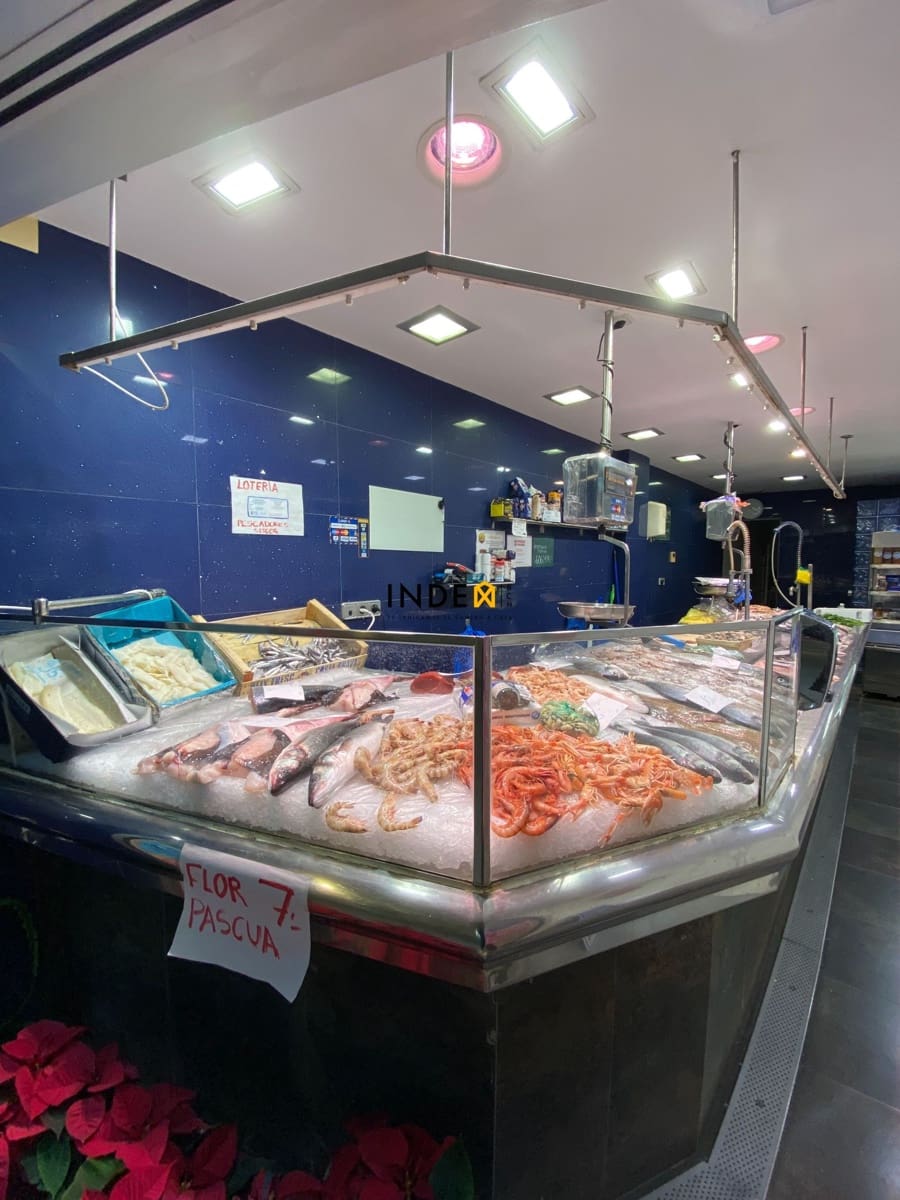 Commercieel te huur in Sitges - € 2.000 (Ref: 6496380)