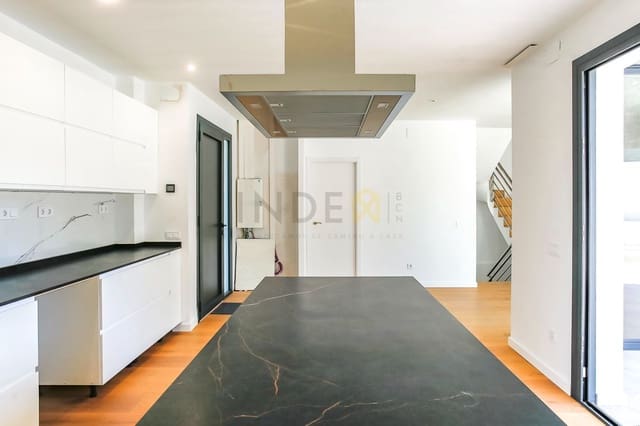 5 sypialnia Willa na sprzedaż w Sant Pere de Ribes z basenem garażem - 1 100 000 € (Ref: 7792546)