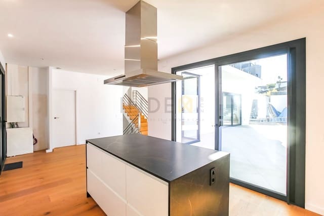 5 sypialnia Willa na sprzedaż w Sant Pere de Ribes z basenem garażem - 1 100 000 € (Ref: 7792546)