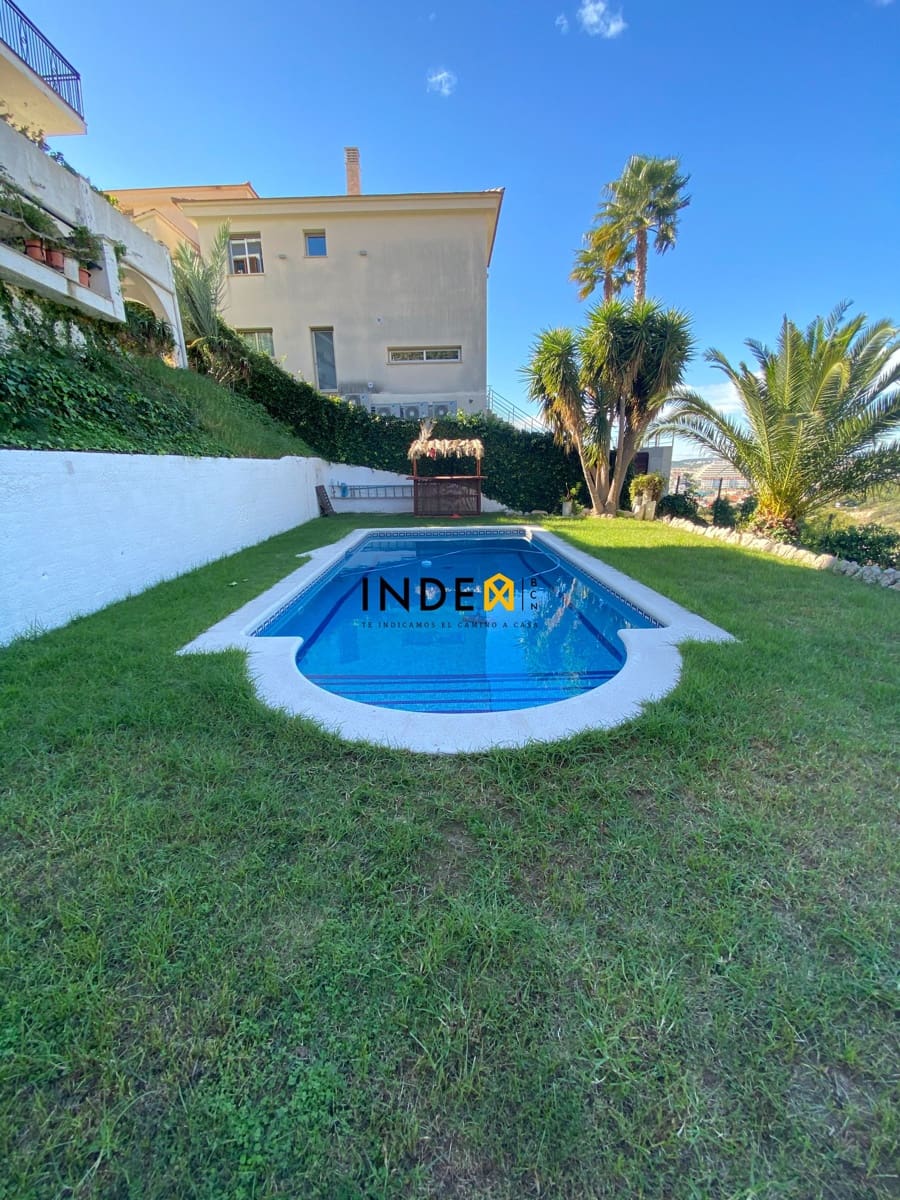 4 soveværelse Villa til salg i Sitges med swimmingpool garage - € 1.100.000 (Ref: 8096338)