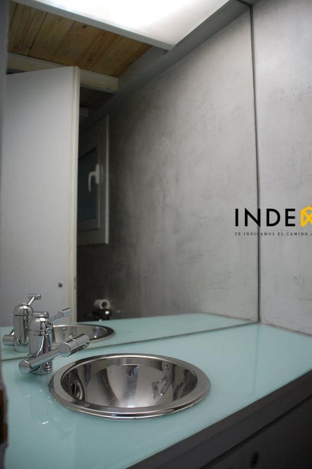 Commercial for rent in Barcelona city - € 1,400 (Ref: 8581691)