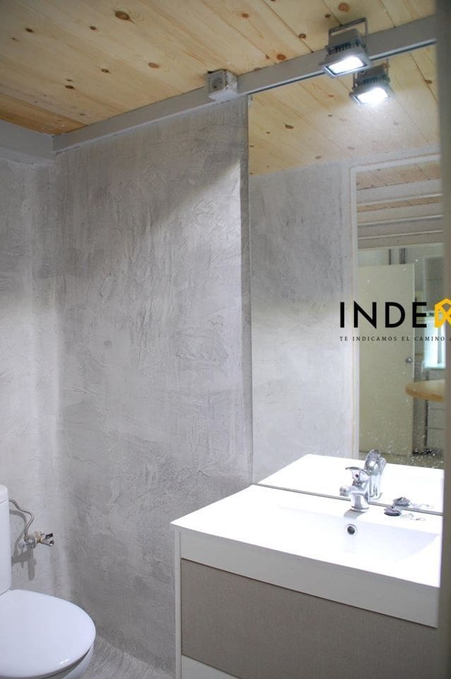 Commercial for rent in Barcelona city - € 1,400 (Ref: 8581691)