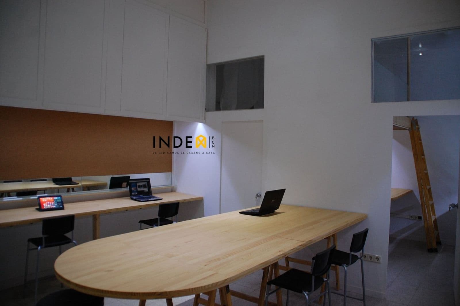 Commercial for rent in Barcelona city - € 1,400 (Ref: 8581691)