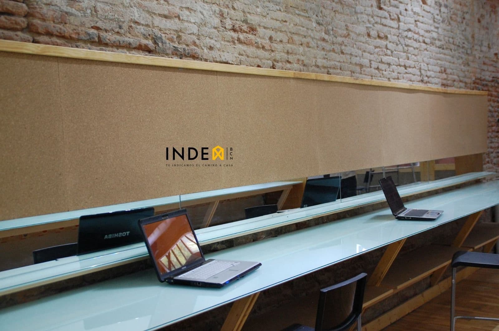 Commercial for rent in Barcelona city - € 1,400 (Ref: 8581691)