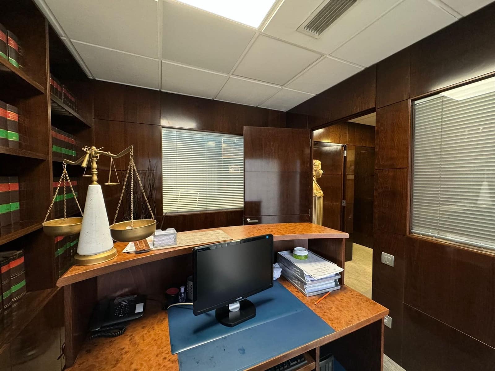 5 soveværelse Erhverv til salg i Barcelona by - € 245.000 (Ref: 8599231)