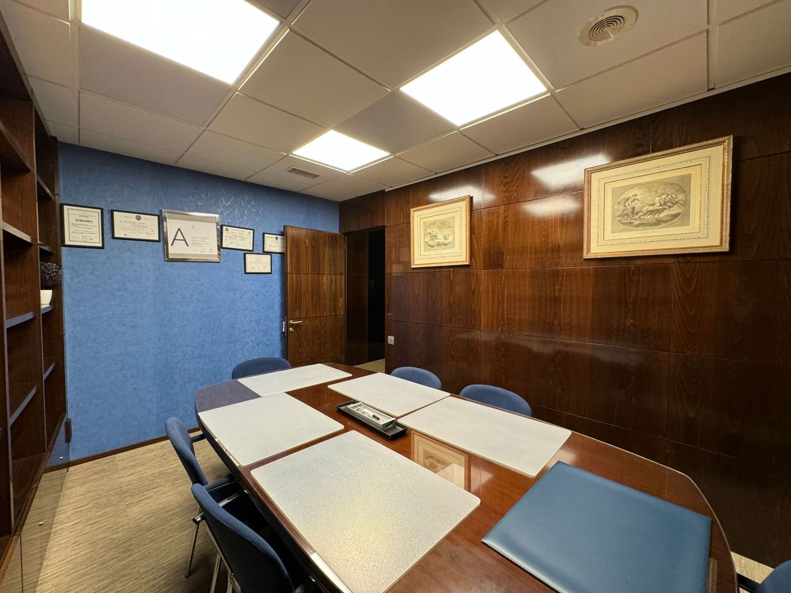 5 soveværelse Erhverv til salg i Barcelona by - € 245.000 (Ref: 8599231)