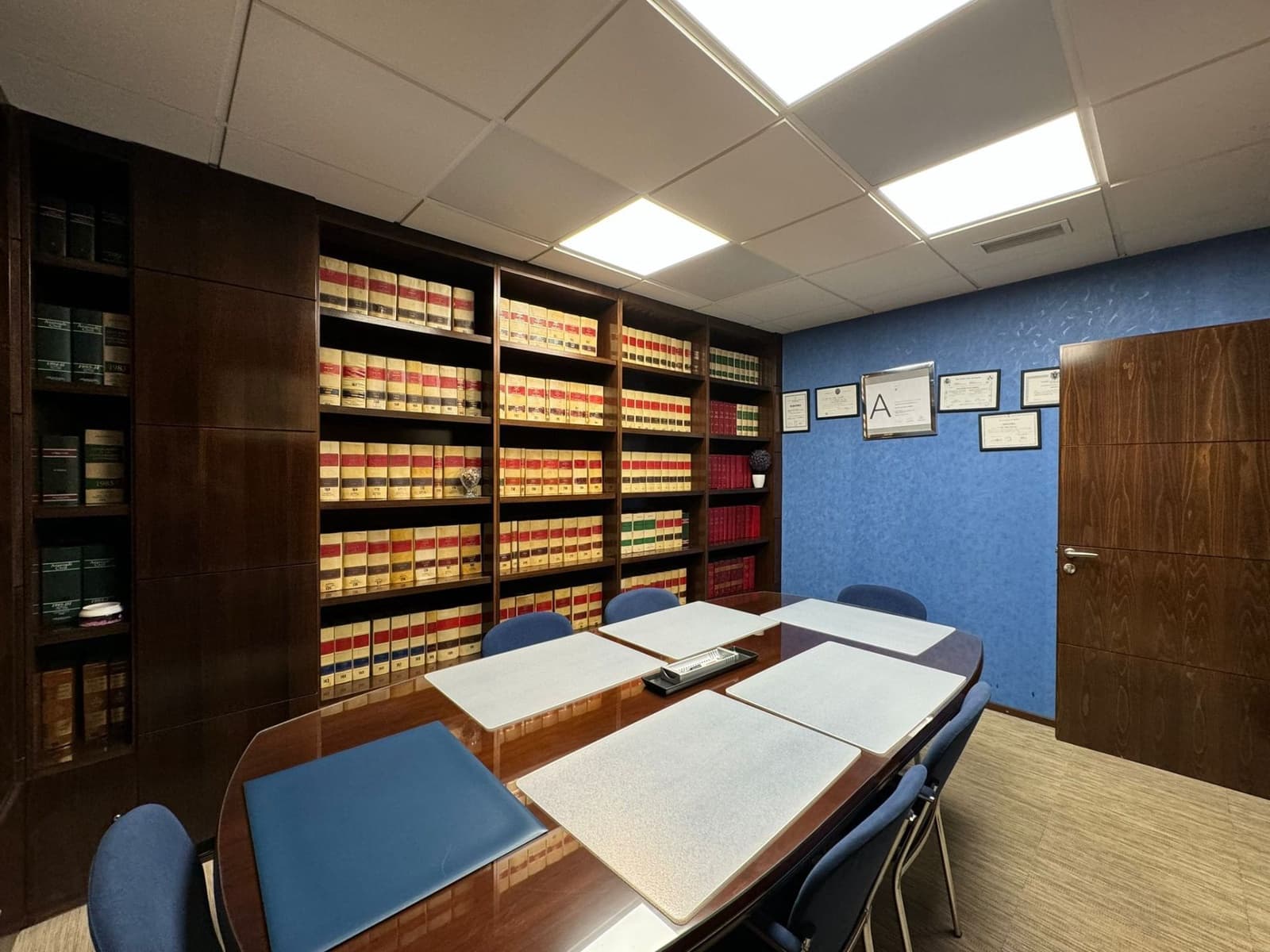 5 soveværelse Erhverv til salg i Barcelona by - € 245.000 (Ref: 8599231)