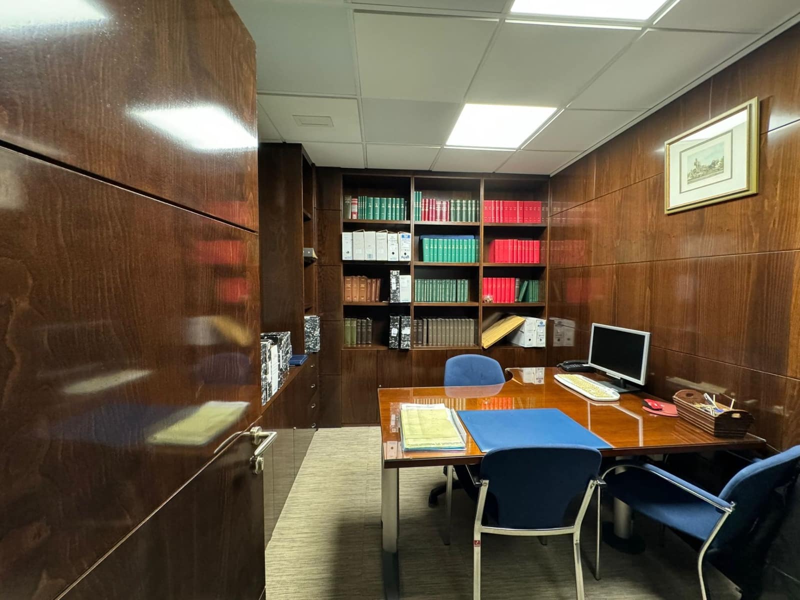 5 soveværelse Erhverv til salg i Barcelona by - € 245.000 (Ref: 8599231)