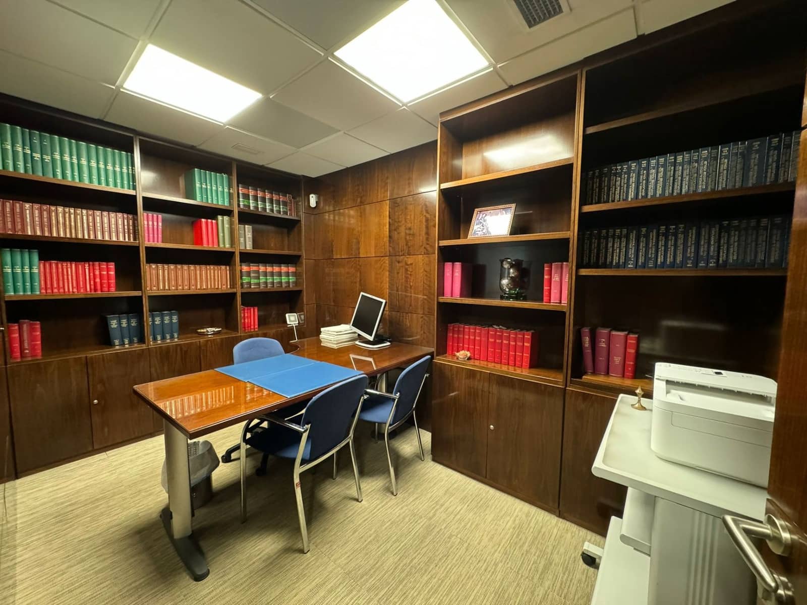 5 soveværelse Erhverv til salg i Barcelona by - € 245.000 (Ref: 8599231)