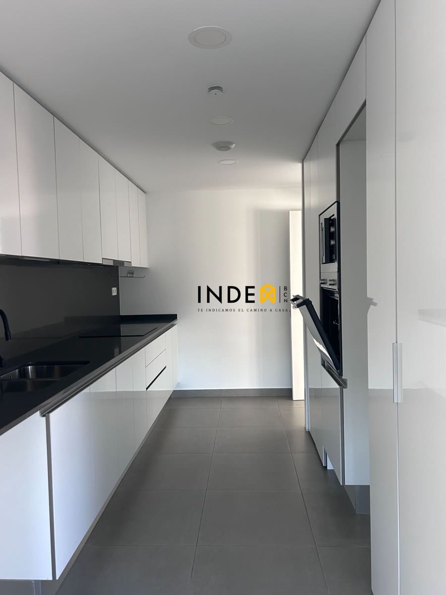 2 slaapkamer Flat te huur in Sitges met zwembad garage - € 2.300 (Ref: 8800709)