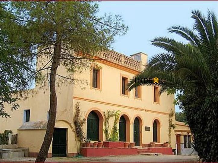 10 soveværelse Finca/Landehus til salg i Torrelavit med swimmingpool garage - € 525.000 (Ref: 8879420)