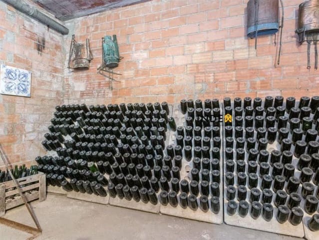 10 bedroom Finca/Country House for sale in Torrelavit with pool garage - € 525,000 (Ref: 8879420)