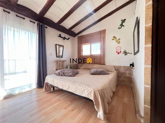 5 soverom Villa til salgs i Roda de Barà med svømmebasseng garasje - € 780 000 (Ref: 8884028)