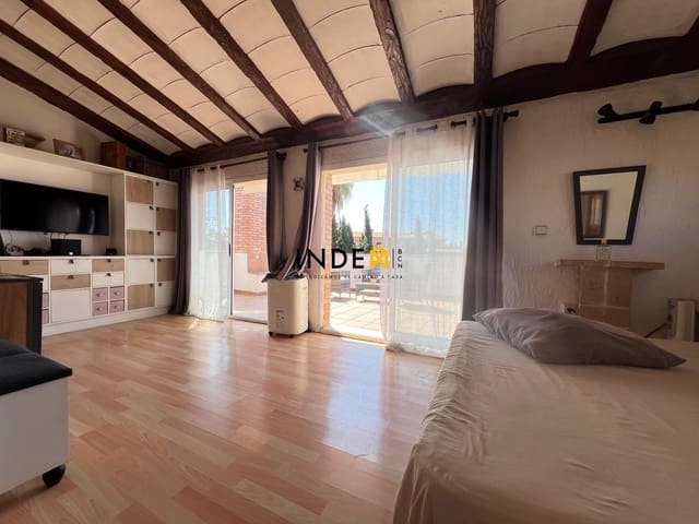 5 soverom Villa til salgs i Roda de Barà med svømmebasseng garasje - € 780 000 (Ref: 8884028)