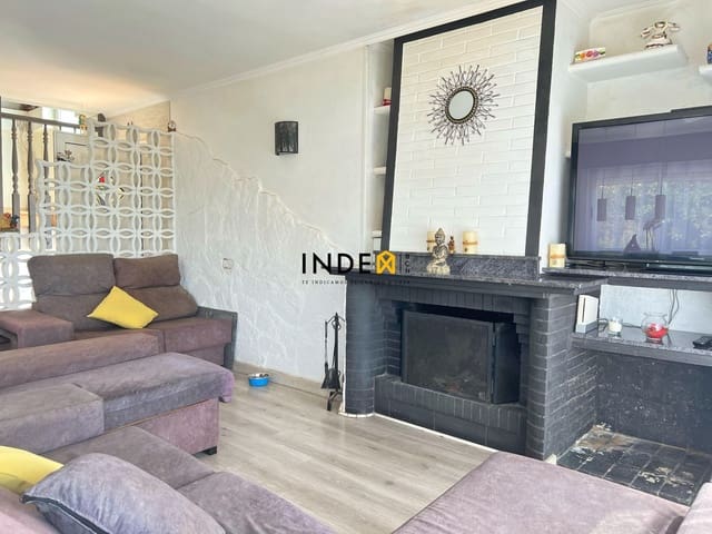 5 soverom Villa til salgs i Roda de Barà med svømmebasseng garasje - € 780 000 (Ref: 8884028)