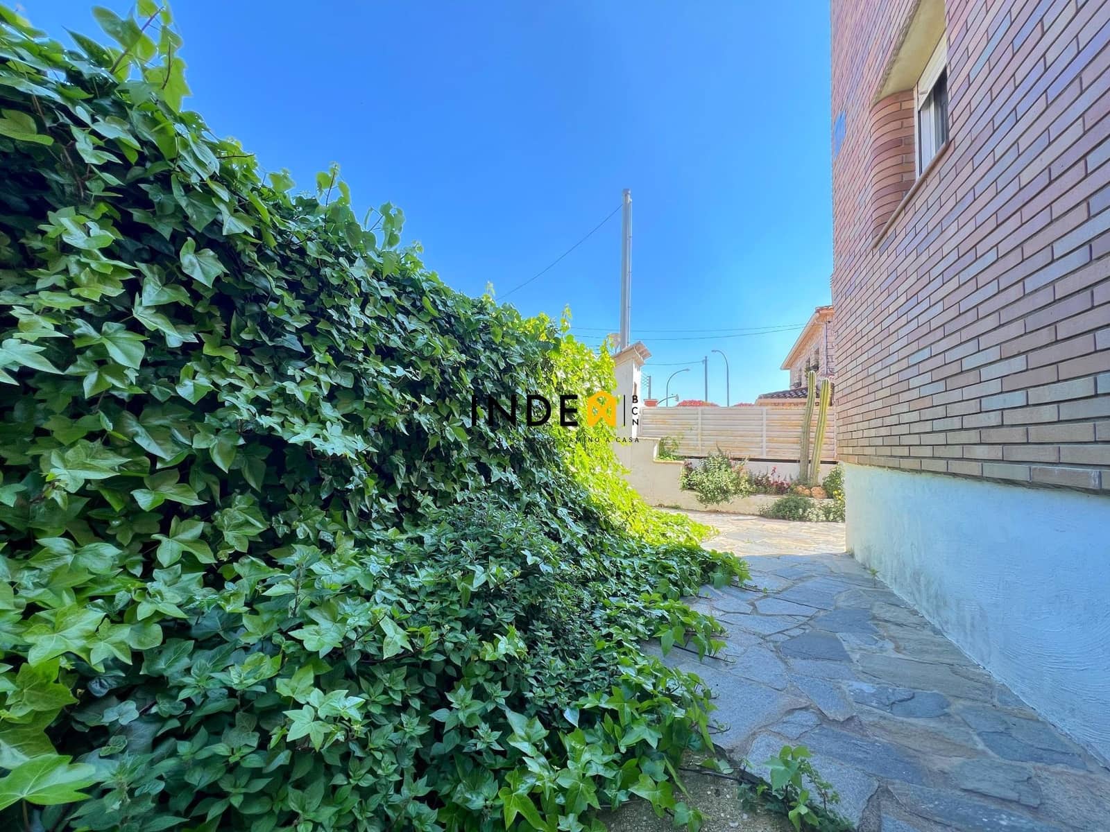 5 bedroom Villa for sale in Roda de Bara with pool garage - € 780,000 (Ref: 8884028)