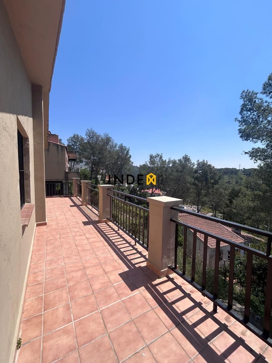 4 bedroom Villa for sale in Olivella with pool garage - € 259,000 (Ref: 9007318)