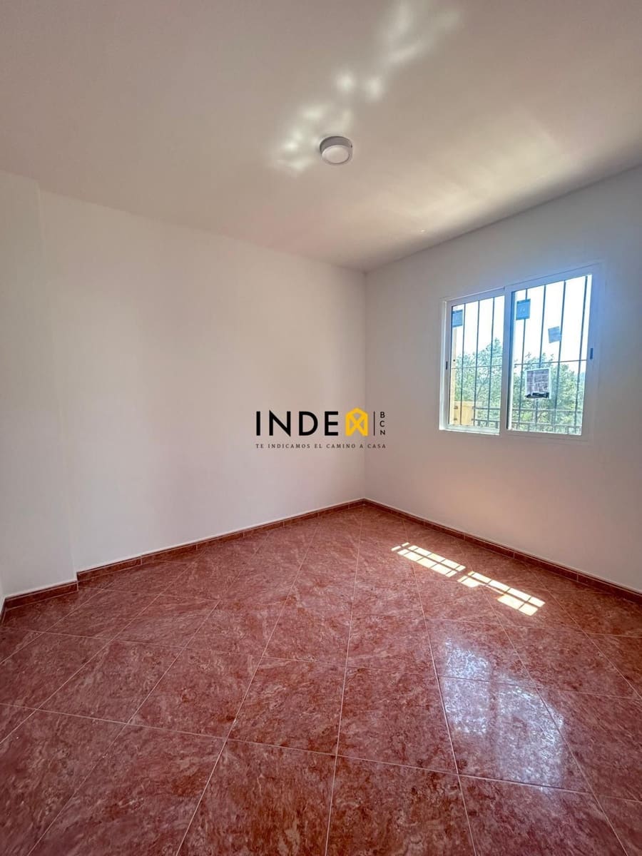 4 bedroom Villa for sale in Olivella with pool garage - € 259,000 (Ref: 9007318)