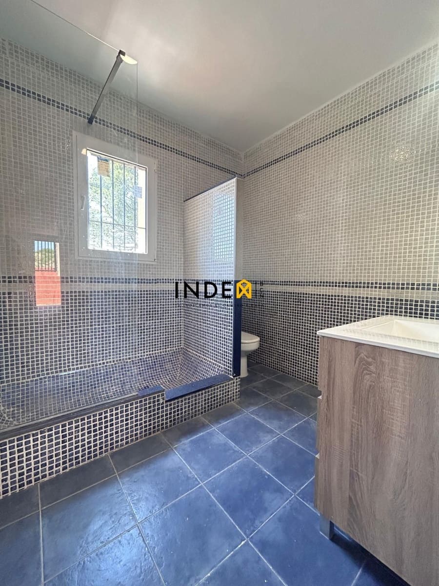 4 bedroom Villa for sale in Olivella with pool garage - € 259,000 (Ref: 9007318)