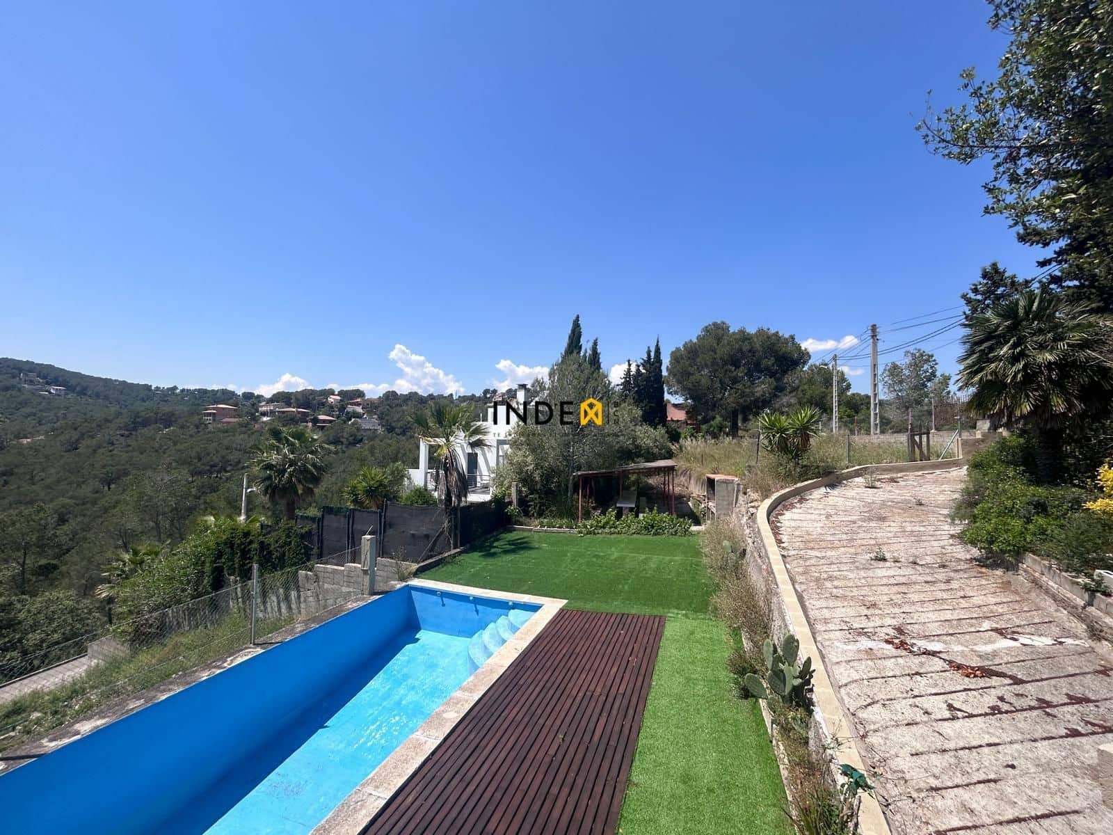 4 bedroom Villa for sale in Olivella with pool garage - € 259,000 (Ref: 9007318)