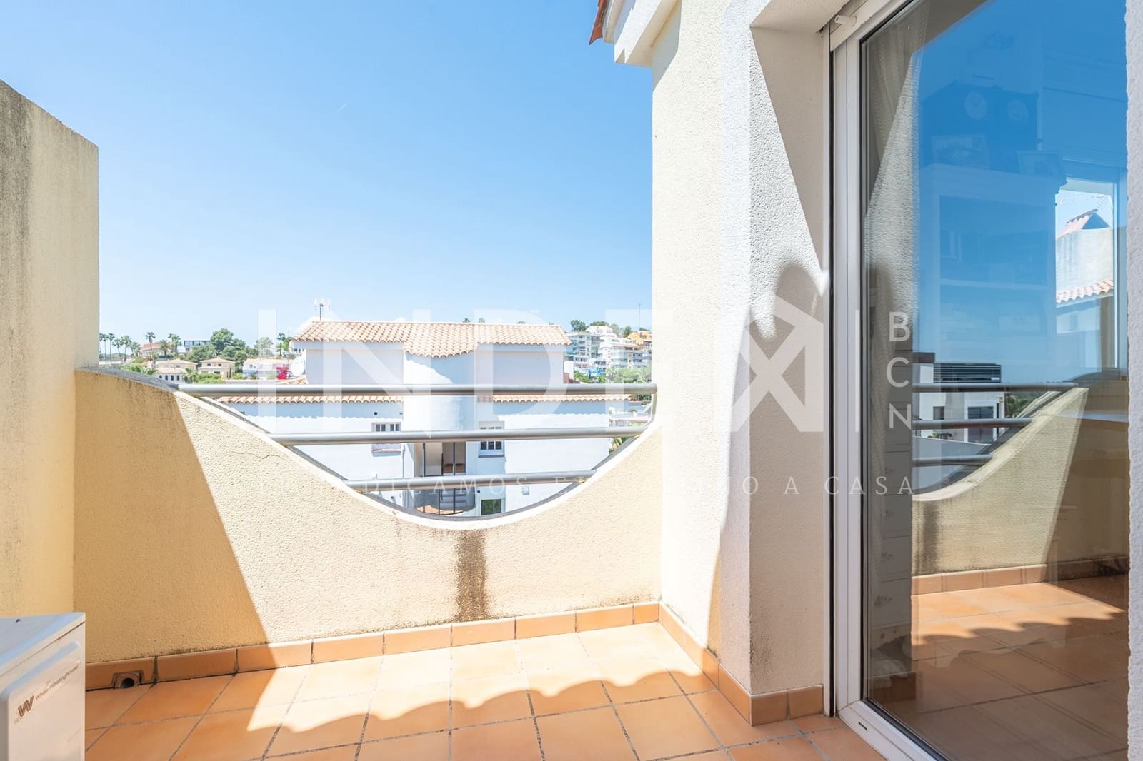 4 soveværelse Semi-Rækkehus til salg i Sitges med swimmingpool garage - € 750.000 (Ref: 9062161)