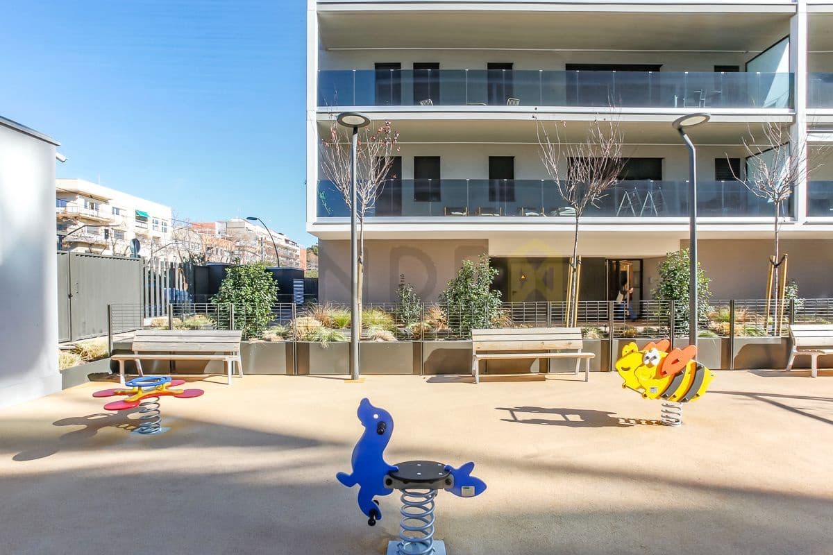 3 bedroom Flat for sale in Vilanova i la Geltru with pool garage - € 535,000 (Ref: 9064974)