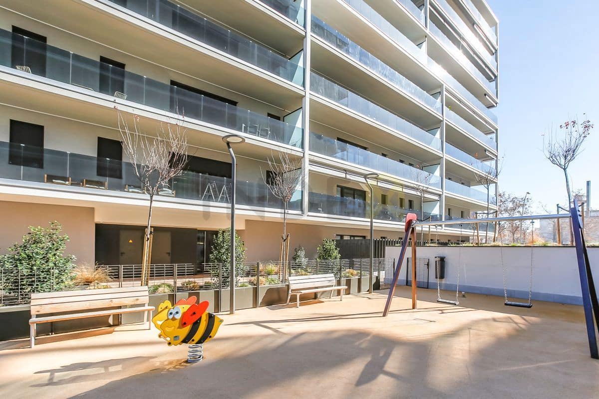 3 bedroom Flat for sale in Vilanova i la Geltru with pool garage - € 535,000 (Ref: 9064974)