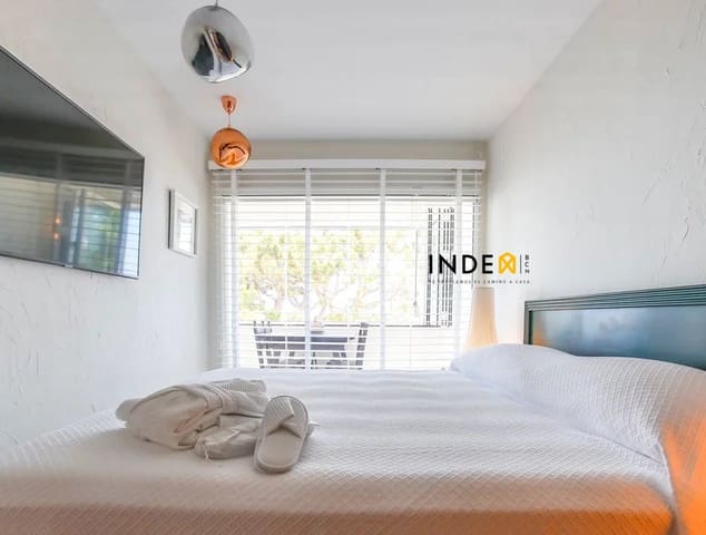 2 bedroom Apartment for rent in Sitges - € 2,250 (Ref: 9115893)