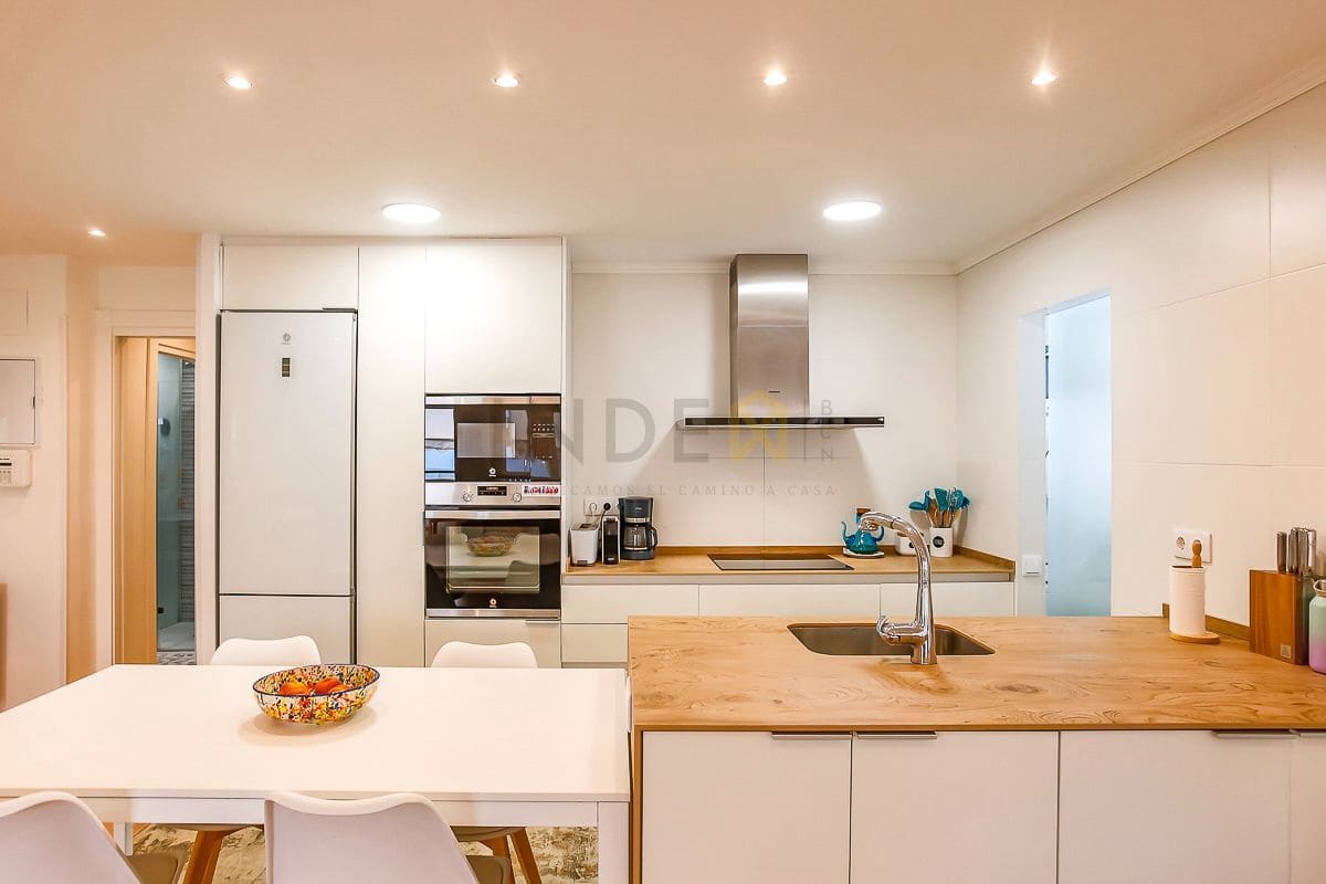 3 soverom Leilighet til salgs i Sitges med svømmebasseng garasje - € 760 000 (Ref: 9132146)