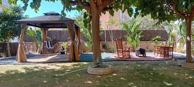 4 sypialnia Mieszkanie do wynajęcia w Sitges z basenem garażem - 1 950 € (Ref: 9165535)