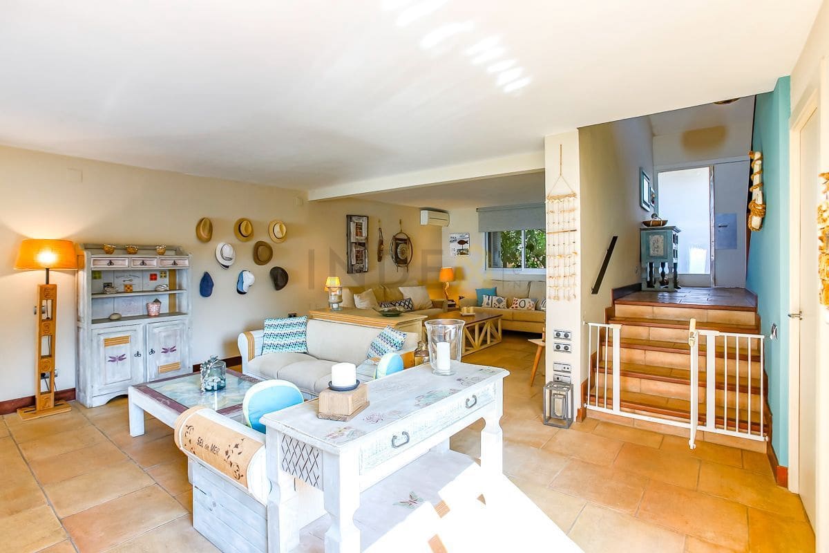 3 sypialnia Willa do wynajęcia w Vilanova i la Geltru z basenem - 7 000 € (Ref: 9173228)