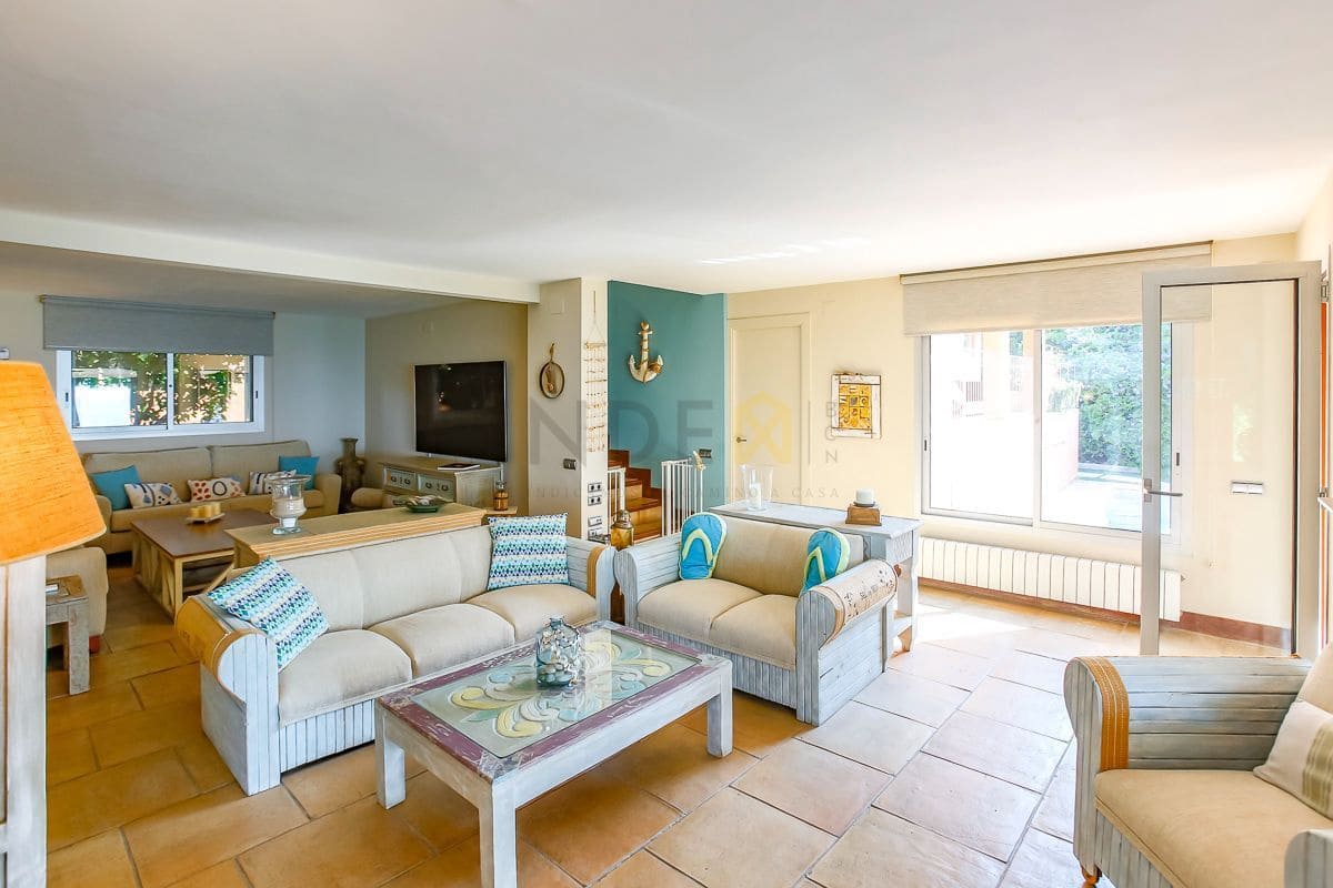 3 sypialnia Willa do wynajęcia w Vilanova i la Geltru z basenem - 7 000 € (Ref: 9173228)