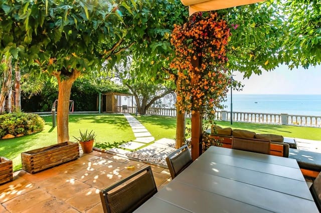 Chalet de 3 habitaciones en Vilanova i la Geltrú en alquiler con piscina - 7.000 € (Ref: 9173228)