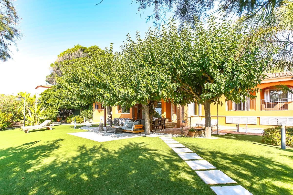 3 sypialnia Willa do wynajęcia w Vilanova i la Geltru z basenem - 7 000 € (Ref: 9173228)