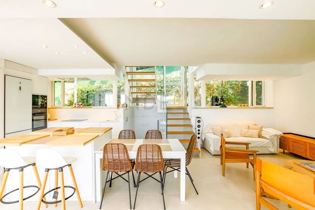 Chalet de 4 habitaciones en Sitges en alquiler con piscina garaje - 5.800 € (Ref: 9183318)