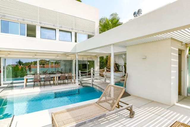 Chalet de 4 habitaciones en Sitges en alquiler con piscina garaje - 5.800 € (Ref: 9183318)