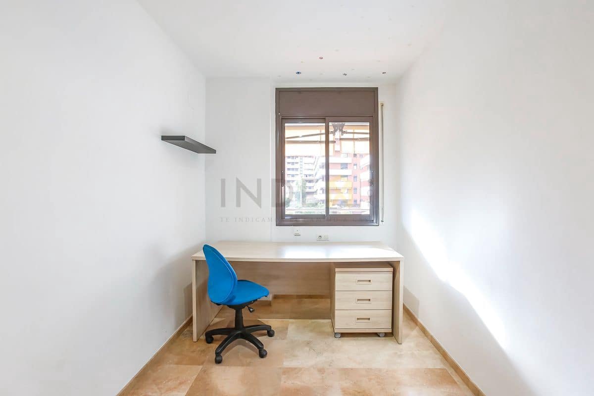 4 bedroom Flat for sale in Vilanova i la Geltru with pool garage - € 435,000 (Ref: 9276087)