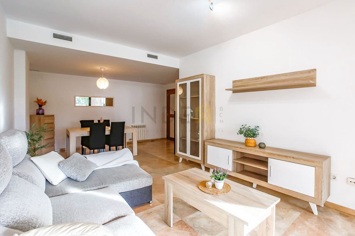 4 bedroom Flat for sale in Vilanova i la Geltru with pool garage - € 435,000 (Ref: 9276087)