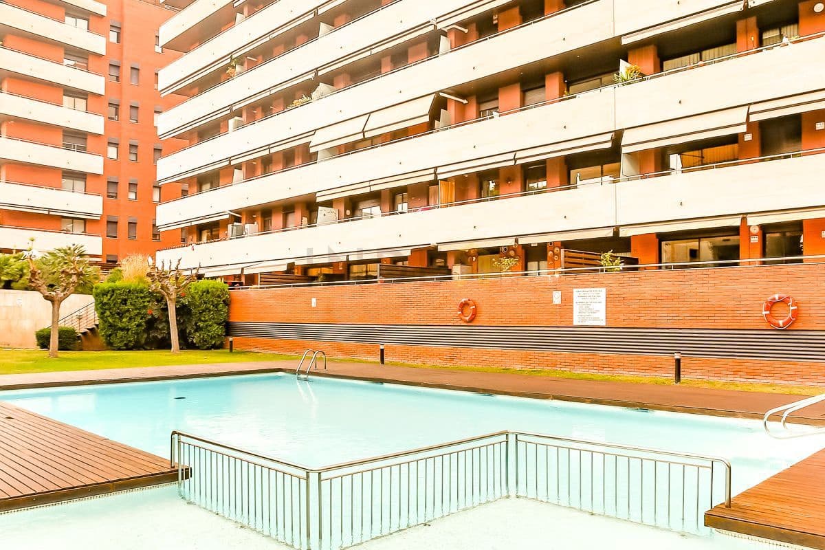 4 bedroom Flat for sale in Vilanova i la Geltru with pool garage - € 435,000 (Ref: 9276087)