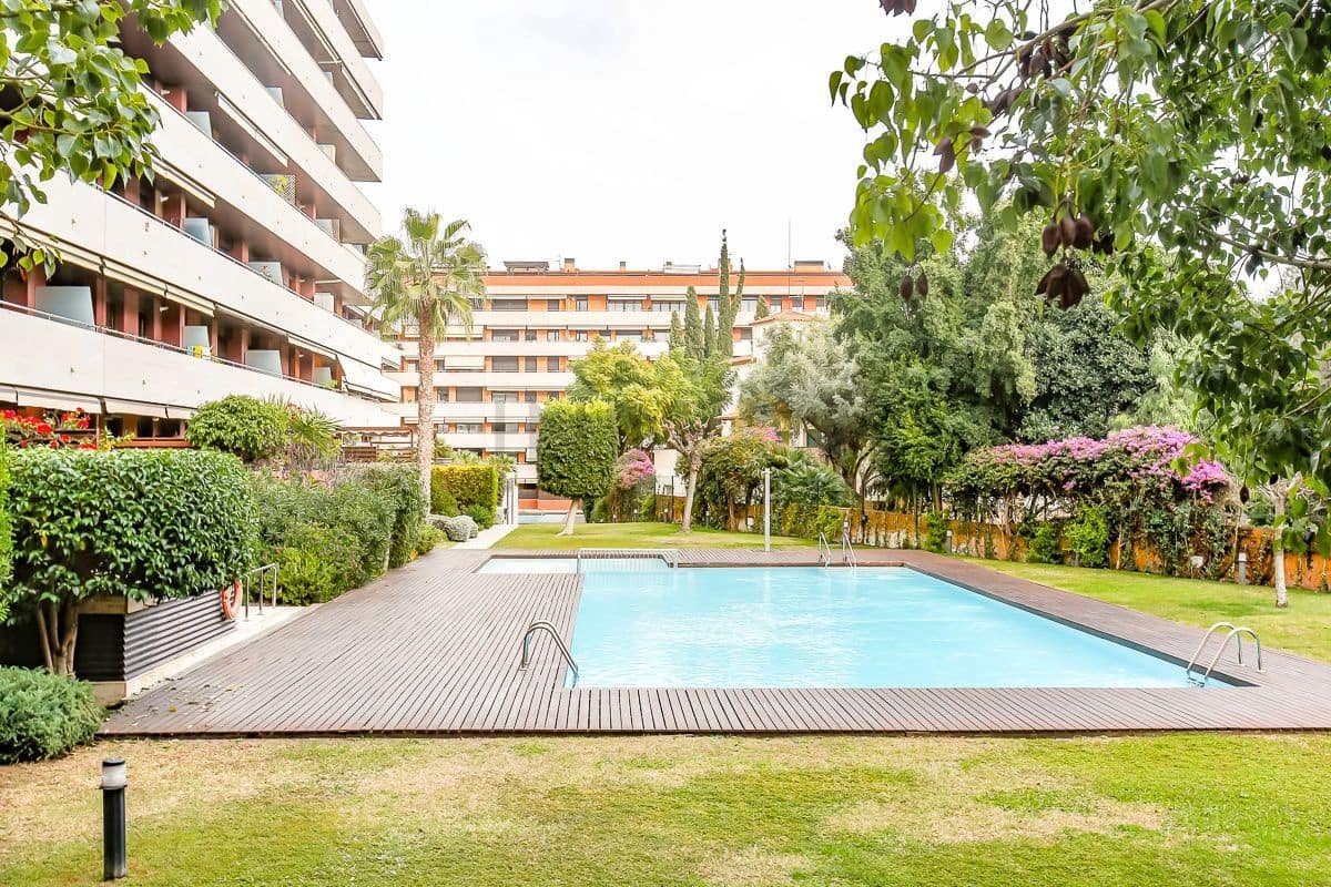 4 bedroom Flat for sale in Vilanova i la Geltru with pool garage - € 435,000 (Ref: 9276087)