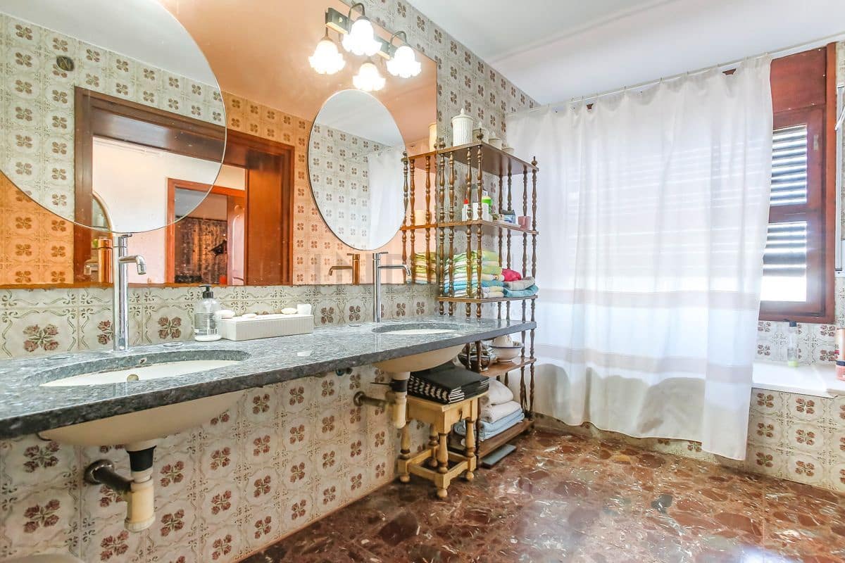 6 bedroom Villa for sale in Roda de Bara - € 1,500,000 (Ref: 9276088)