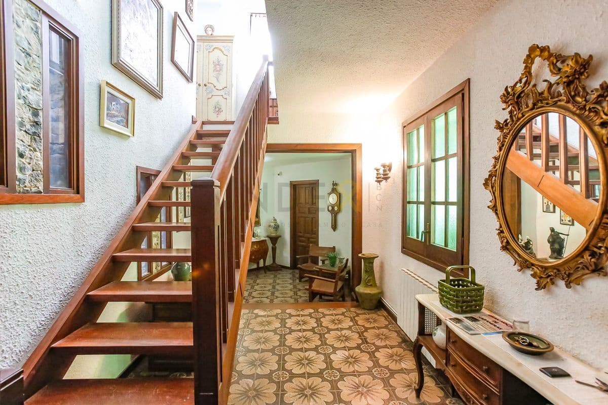 6 bedroom Villa for sale in Roda de Bara - € 1,500,000 (Ref: 9276088)