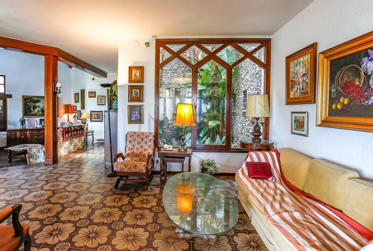 6 bedroom Villa for sale in Roda de Bara - € 1,500,000 (Ref: 9276088)