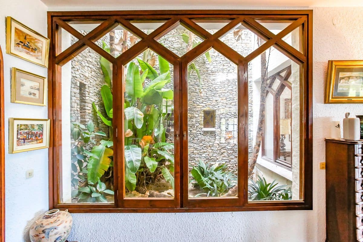 6 bedroom Villa for sale in Roda de Bara - € 1,500,000 (Ref: 9276088)