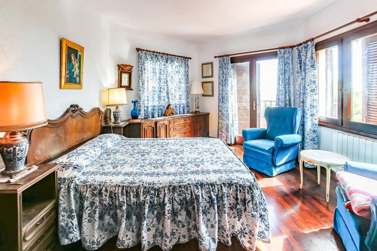 6 bedroom Villa for sale in Roda de Bara - € 1,500,000 (Ref: 9276088)